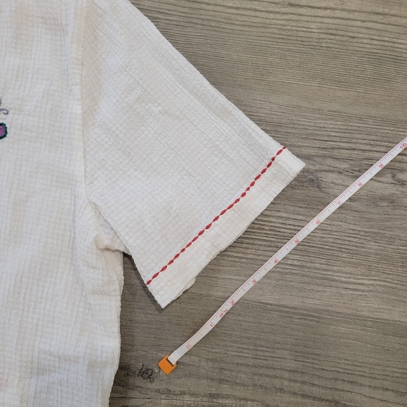 Urban Outfitters White Embroidered Cropped Top Size Medium - Picture 6 of 11